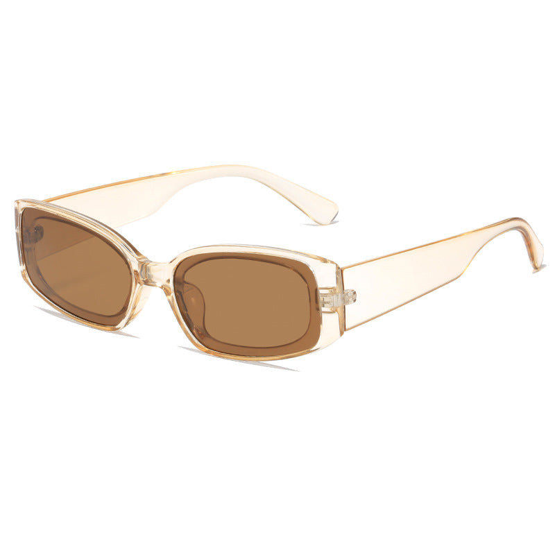 Dame moteriktig solbrille i futuristisk design Skanto