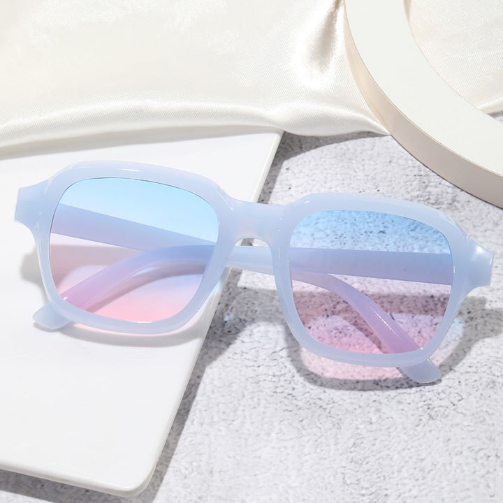 Dame kvadratisk solbrille med stilige rammer Skanto