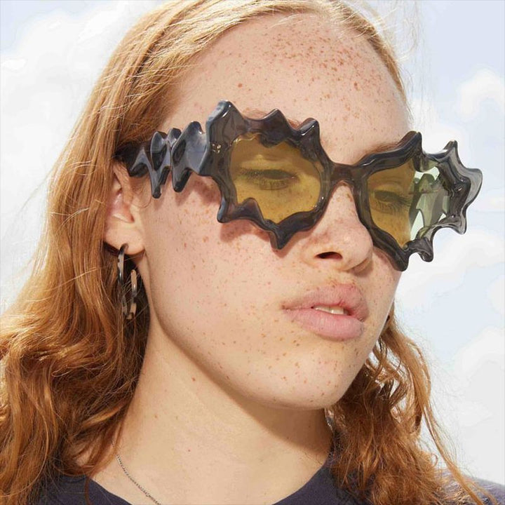 Women's extraordinary fashion sunglasses in creative design Skanto