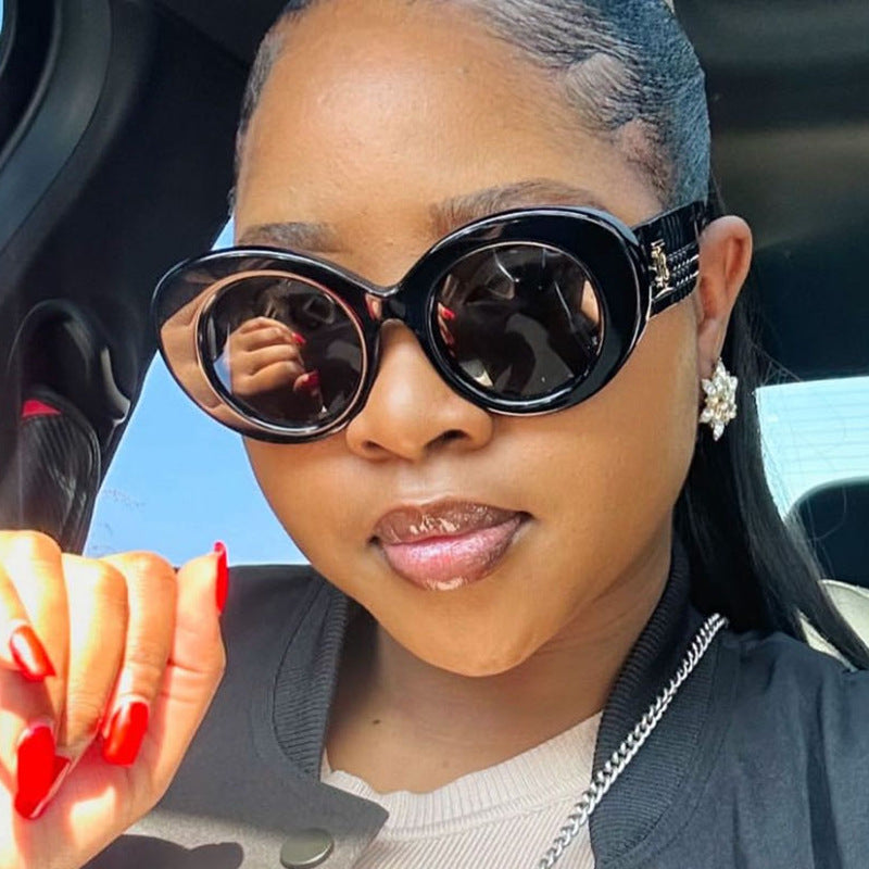 Women's extravagant sunglasses with creative frame design and protective UV filter Skanto