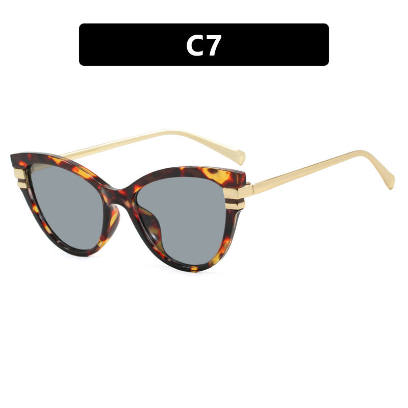 Women's Cat-Eye Sunglasses with Elegant Plastic Frame and Gold Accents Skanto