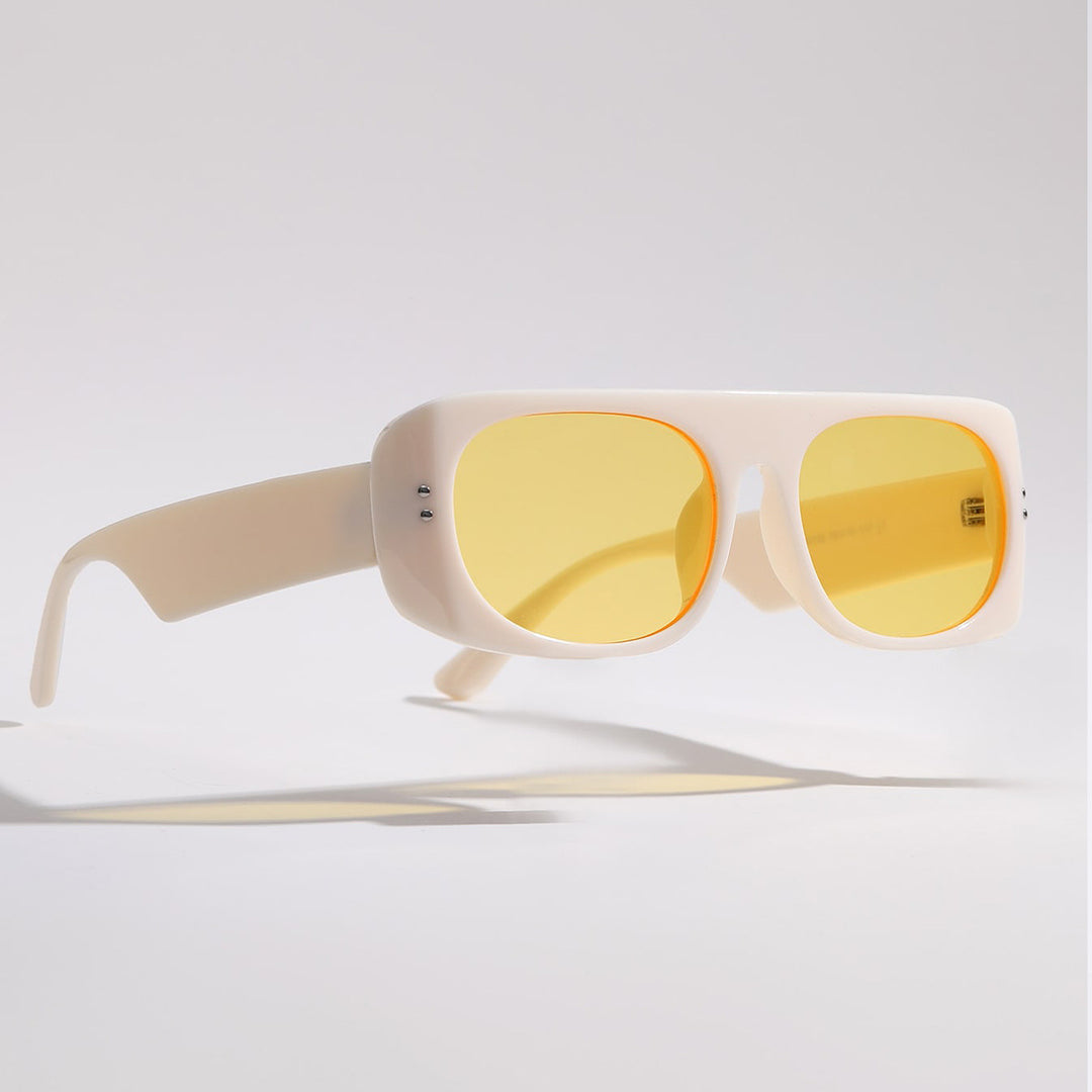 Dame trendy solbriller i moderne futuristisk design Skanto