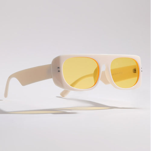 Dame trendy solbriller i moderne futuristisk design Skanto