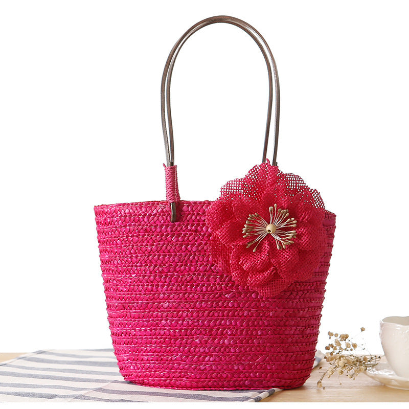 Beach bag with decorative floral detail Skanto