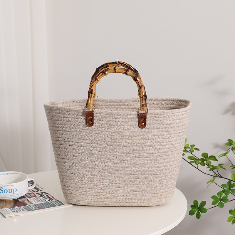 Modern straw basket with bamboo handle Skanto