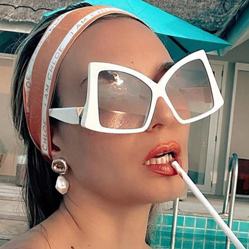 Women's oversized sunglasses with elegant square frame and protective UV protection Skanto