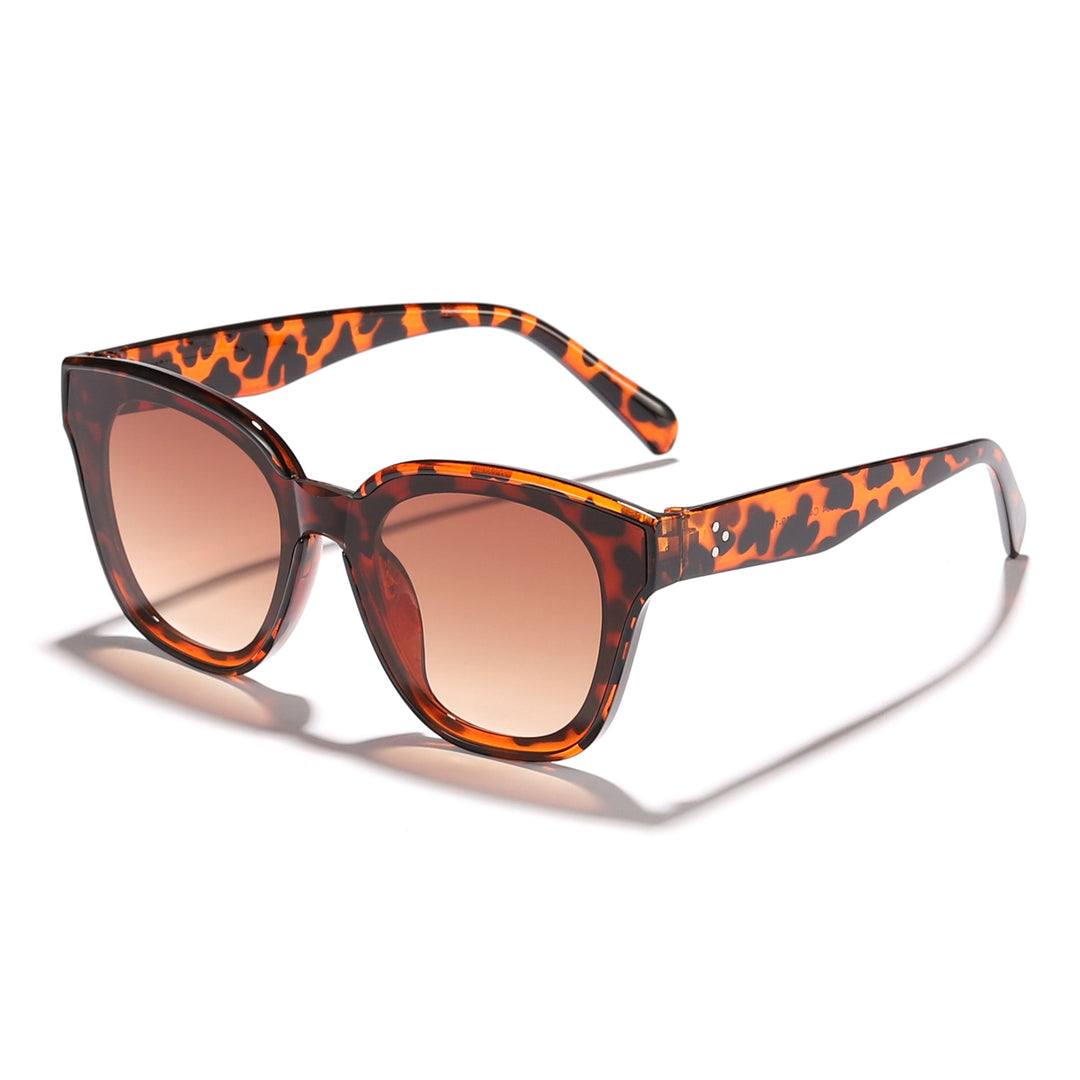 Dame moteriktig solbrille med bred ramme og myke linser Skanto