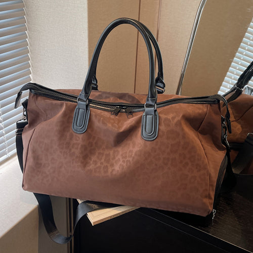 Elegant Reisetasche med Innovativt Leopardmønster Skanto