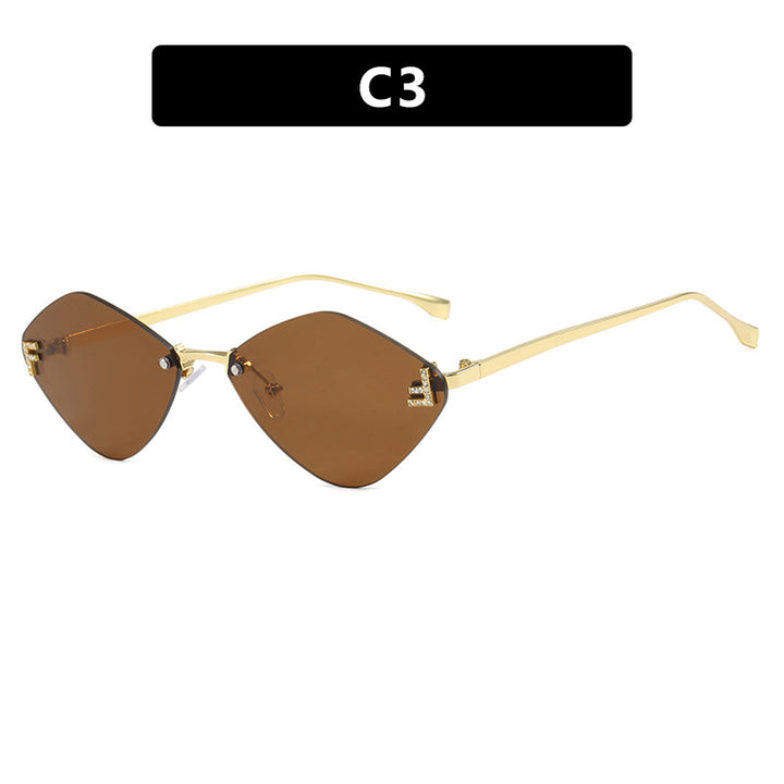 Women's geometric sunglasses in extravagant design with gradient lenses Skanto