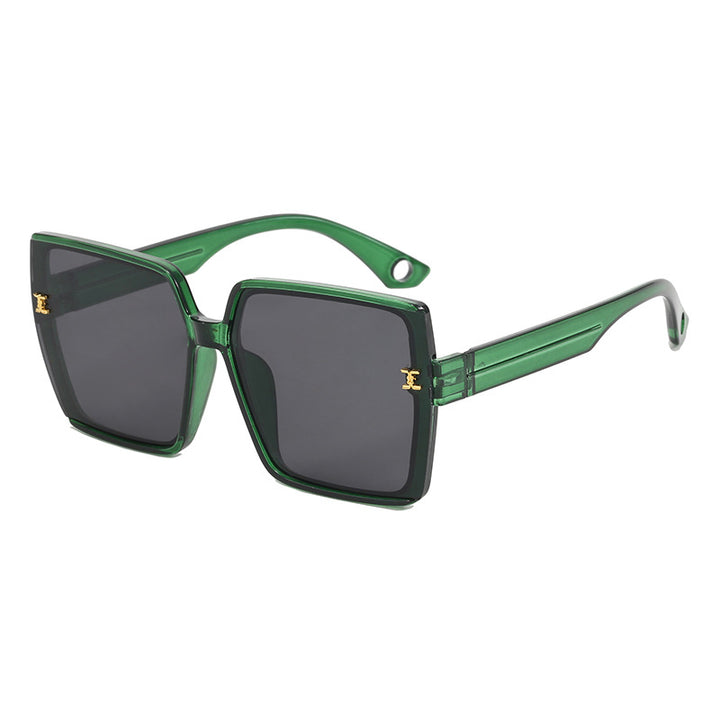 Dame moteriktig kvadratisk solbrille med luksuriøs ramme Skanto