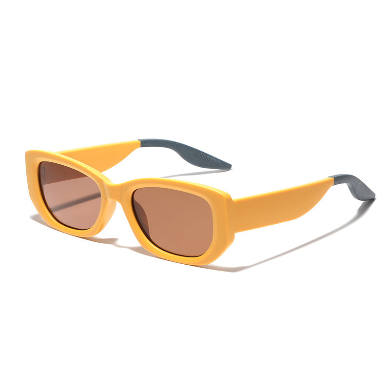 Dame fashionable luksus solbrille med kantet design Skanto
