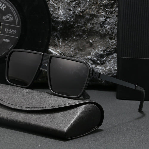 Dame moteriktig solbrille i moderne, firkantet design Skanto