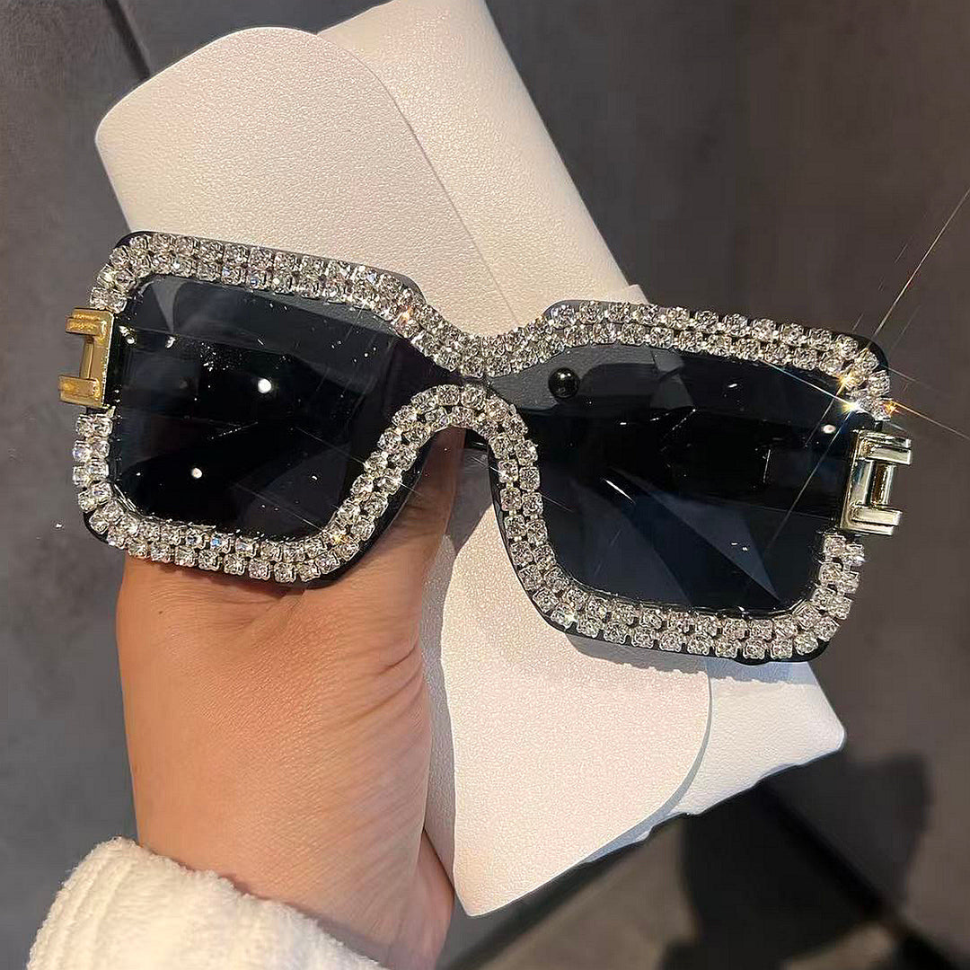 Damer Motefull Oversized solbriller med glitrende krystallbesetning Skanto