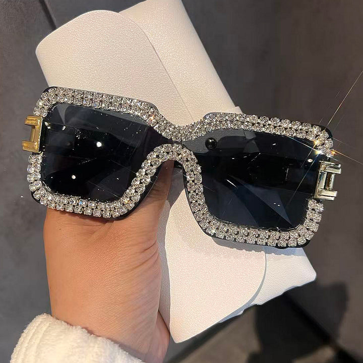 Damer Motefull Oversized solbriller med glitrende krystallbesetning Skanto