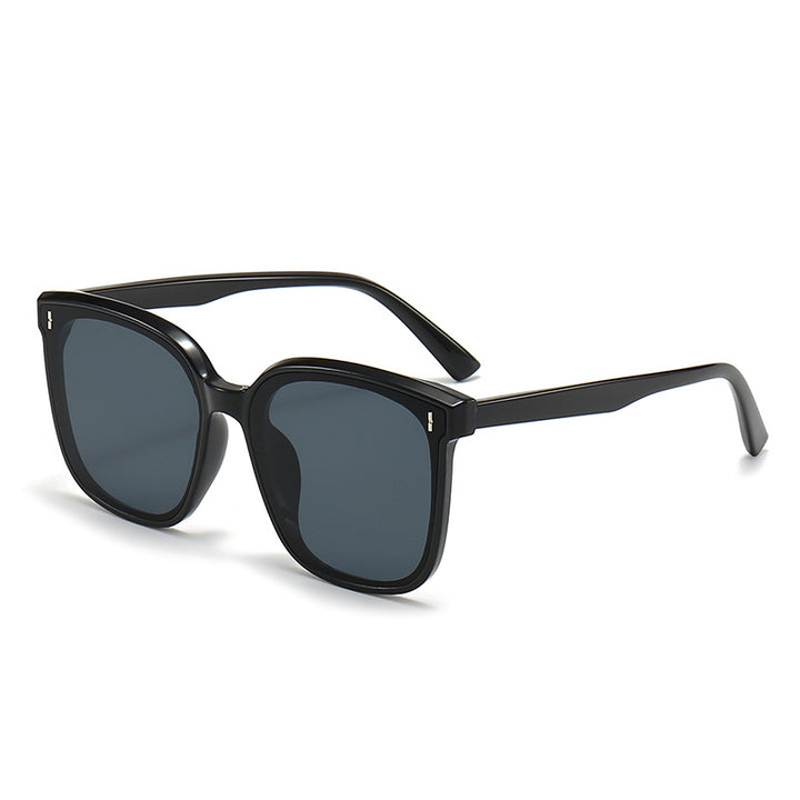 Dame Motekom solbrille med beskyttende UV-filter og elegant design Skanto