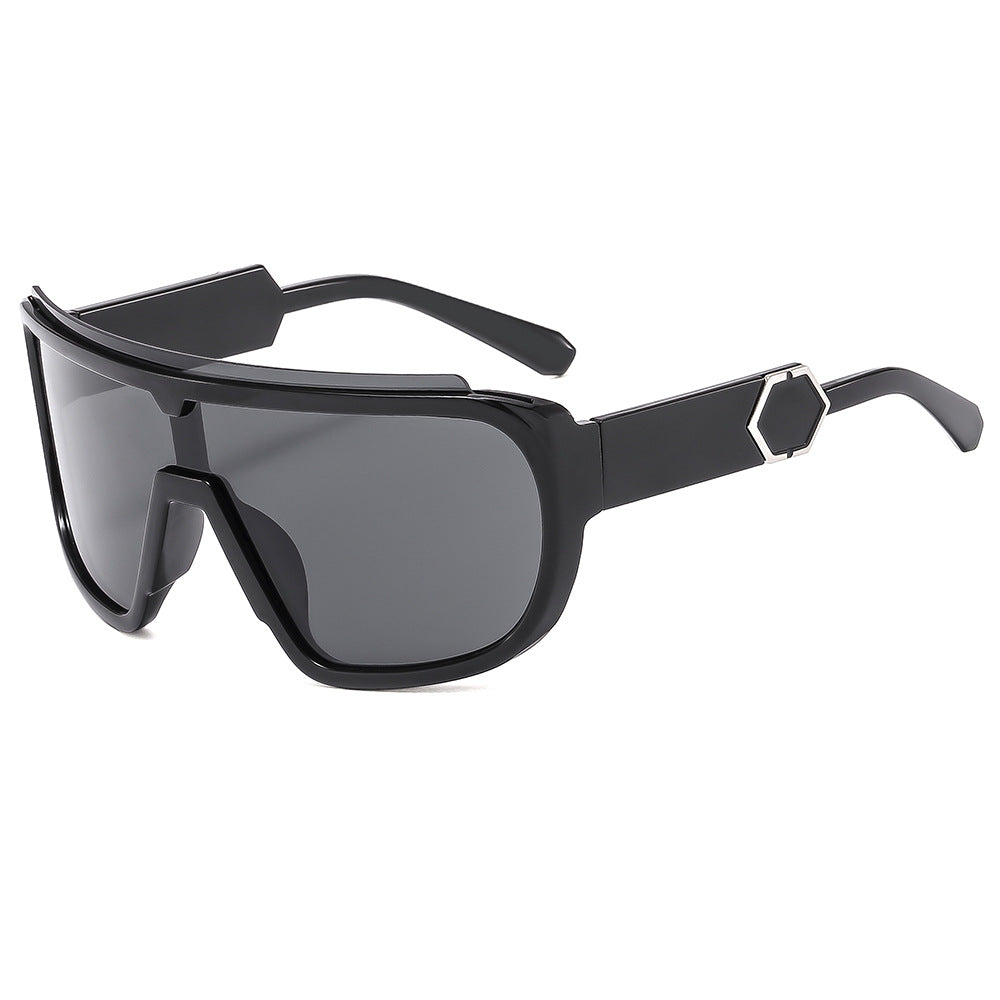 Women's sporty sunglasses with futuristic design and wide front Skanto