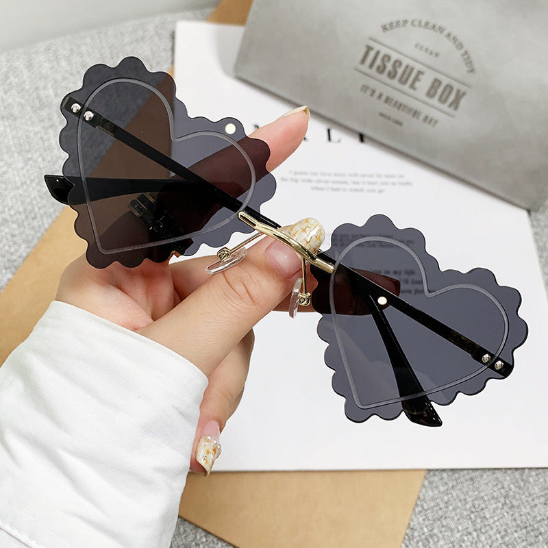Dame Cat-Eye solbriller i unikt hjerte-design Skanto