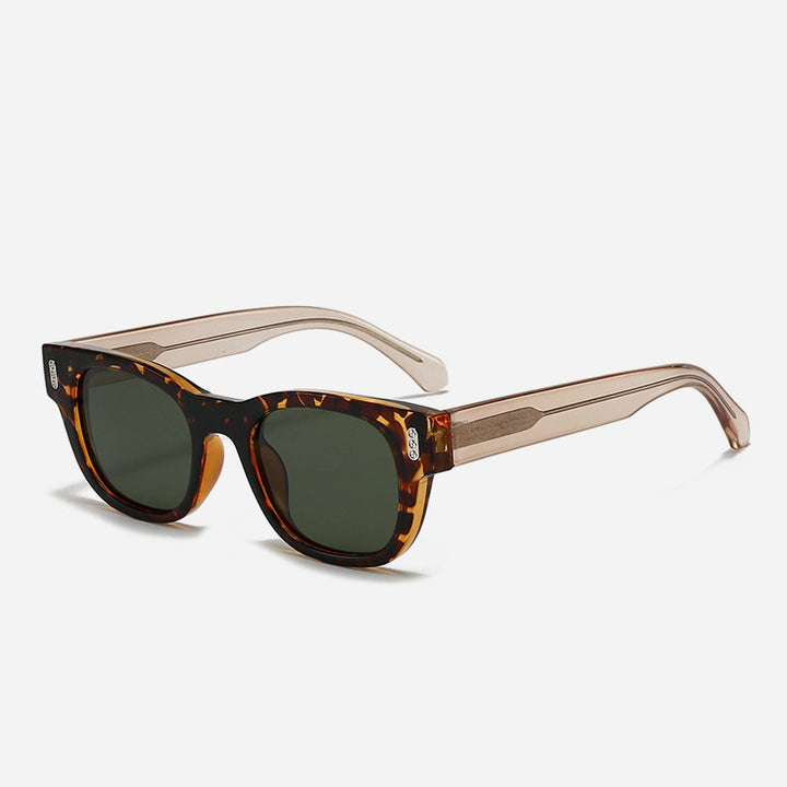Dame moteriktig solbrille i kvadratisk design Skanto