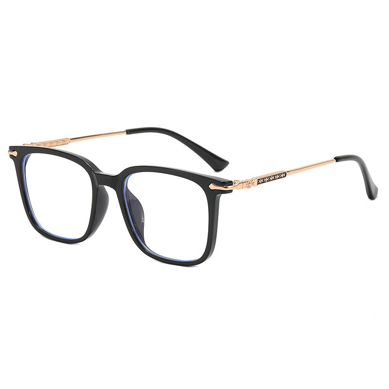 Dame moteriktig solbrille med elegant ramme og kontrasterende glass Skanto