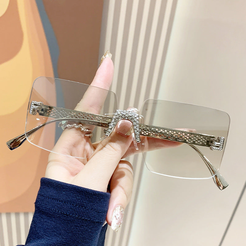 Dame ekstravagante heksagonal solbrille Skanto