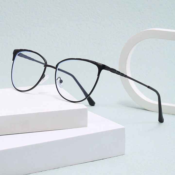 Dame Cat-Eye briller med fine metallakenter Skanto