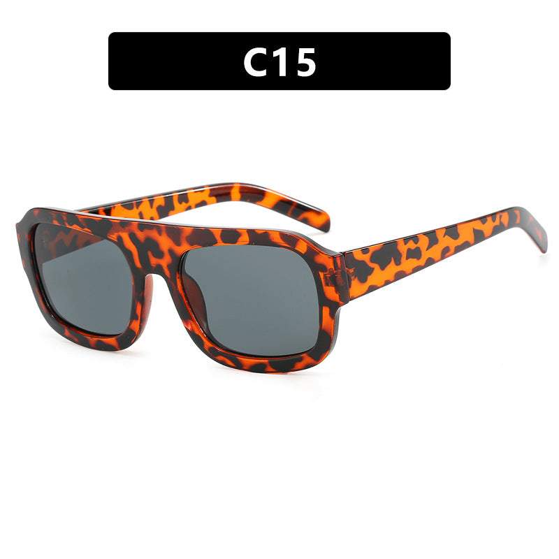 Dame moteriktig solbrille i beskyttende oversized-format Skanto