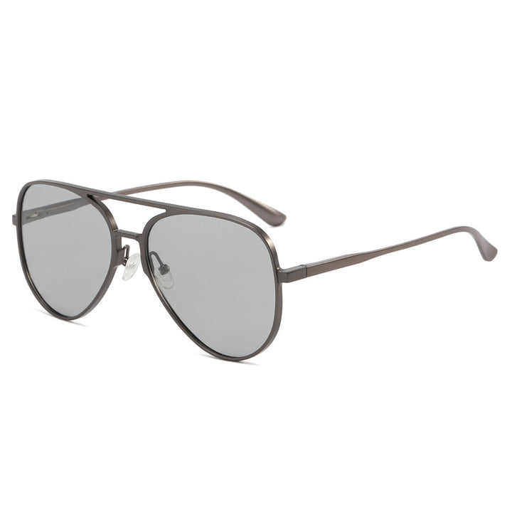 Dame pilot solbrille med UV-beskyttelse og elegant ramme Skanto