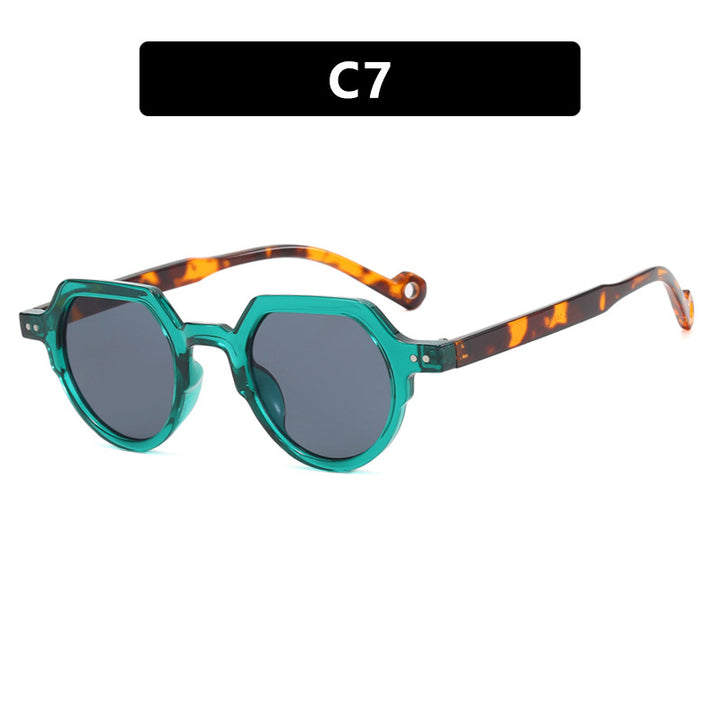 Women's geometric sunglasses with protective UV filter and robust frame Skanto