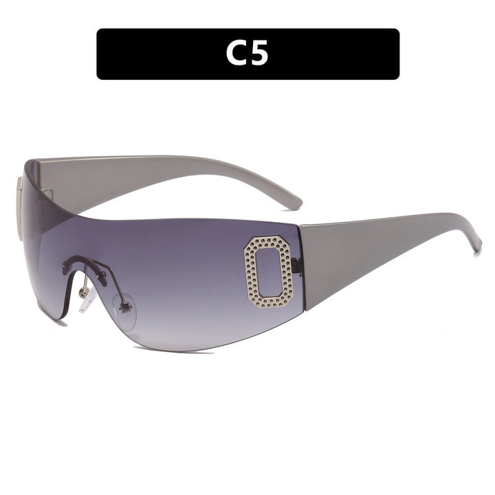 Damer sporty solbriller i futuristisk skjolddesign Skanto