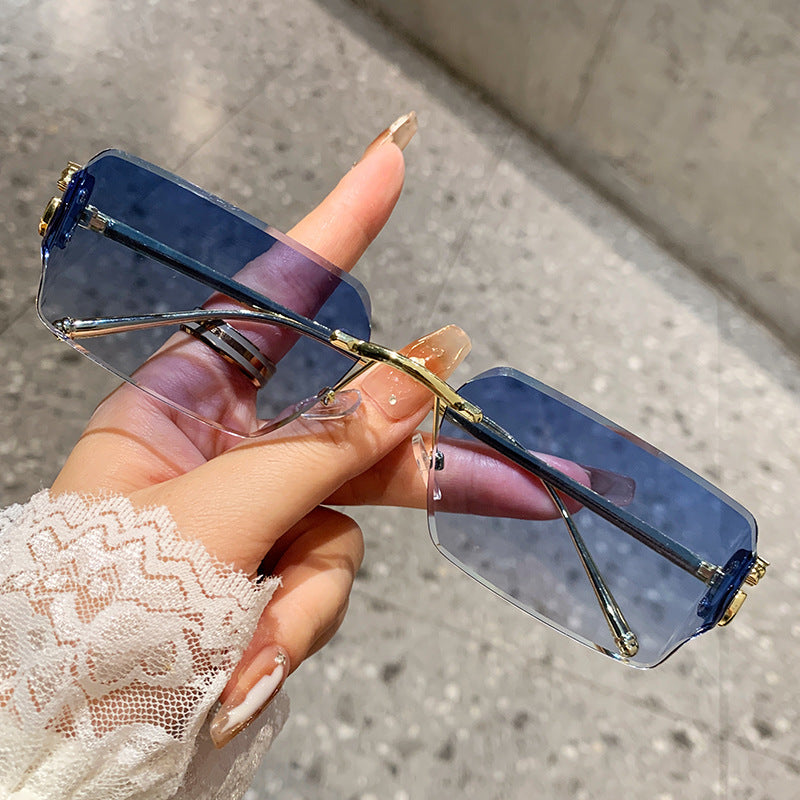 Dame oversized solbrille med høykvalitets metallramme og polariserte linser Skanto
