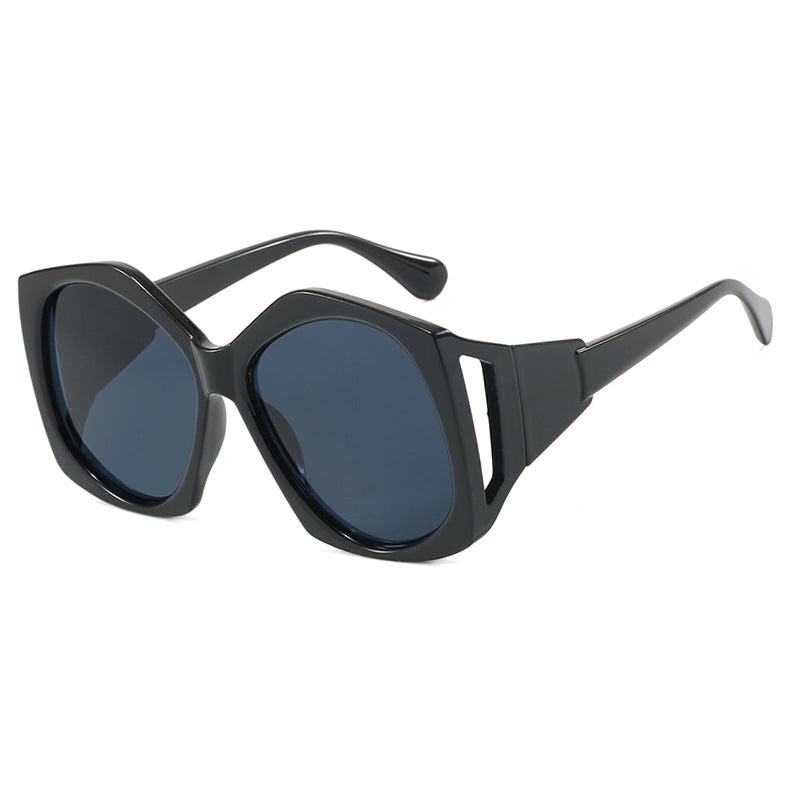 Women's oversized sunglasses with futuristic design Skanto
