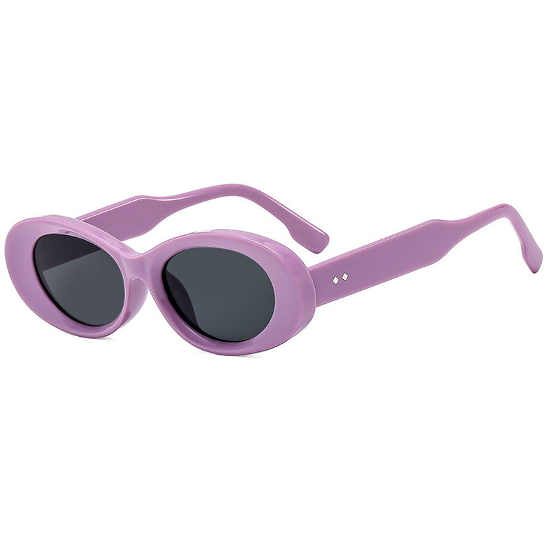 Dame moteriktig solbrille i elegant retrostil Skanto