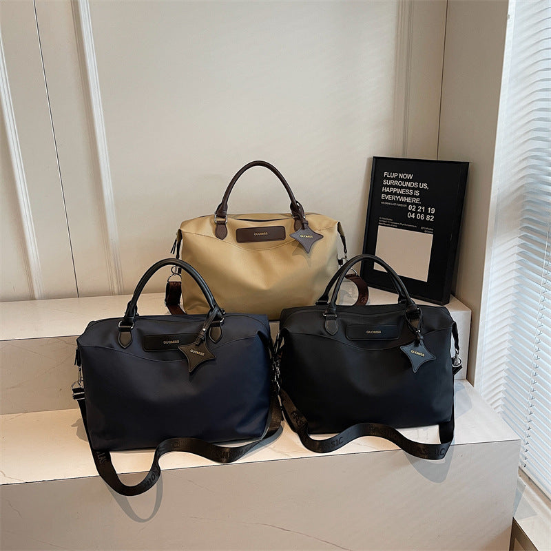 Elegant Reiset bag med praktiske lommer Skanto