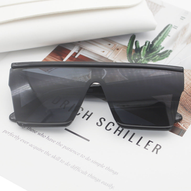Dame Sporty solbriller i trendy Shield-design Skanto