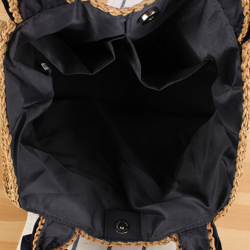 Elegant handbag with beaded decoration and ruffled handle Skanto
