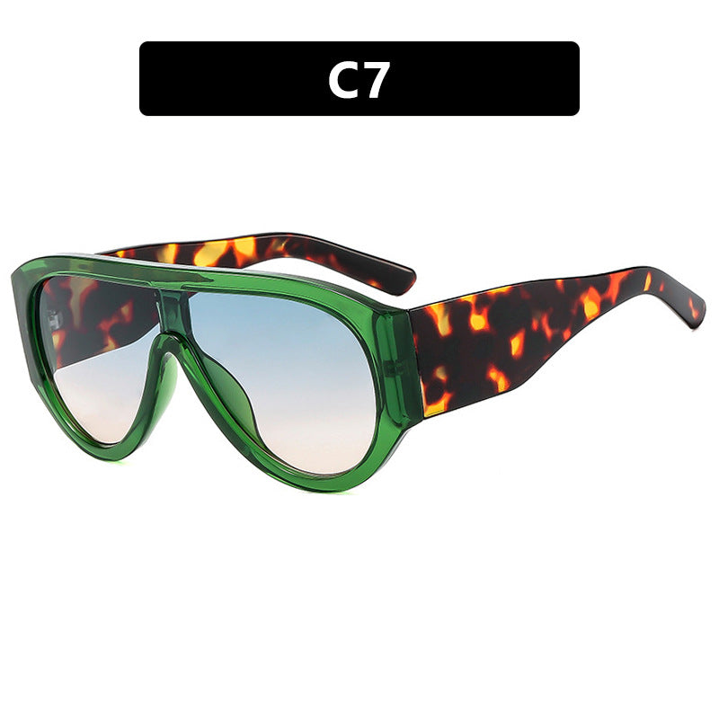 Women's fashionable sunglasses with wide glamorous frame and UV protection Skanto