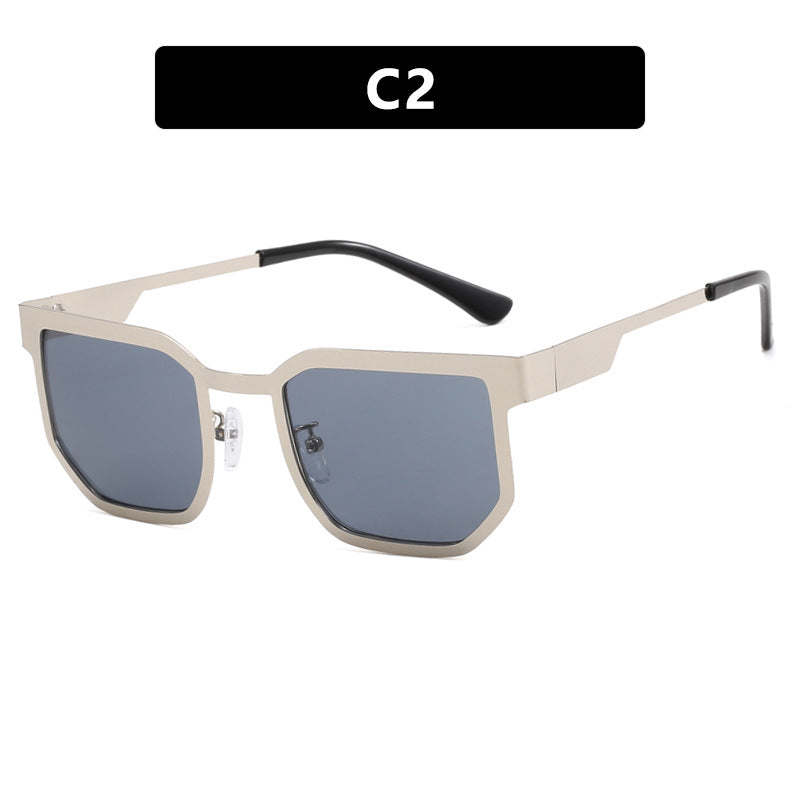Women's modern sunglasses in trendy rectangular design with slim metal alloy. Skanto