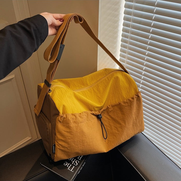 Sporty Crossbody Bag with Versatile Pocket Design Skanto