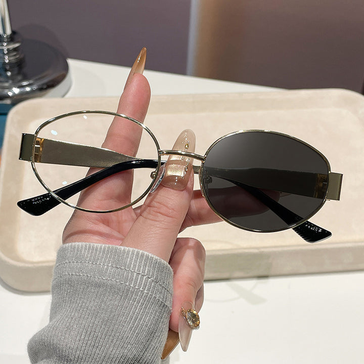 Dame Vintage solbrille i ovalt design Skanto