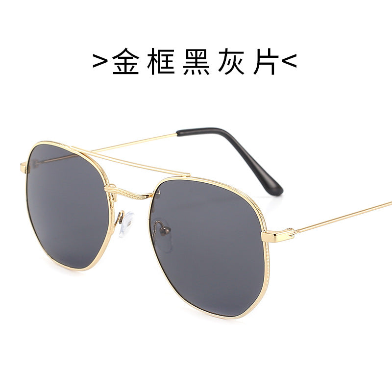 Dame solbrille med oval ramme og beskyttende gradientlinse Skanto