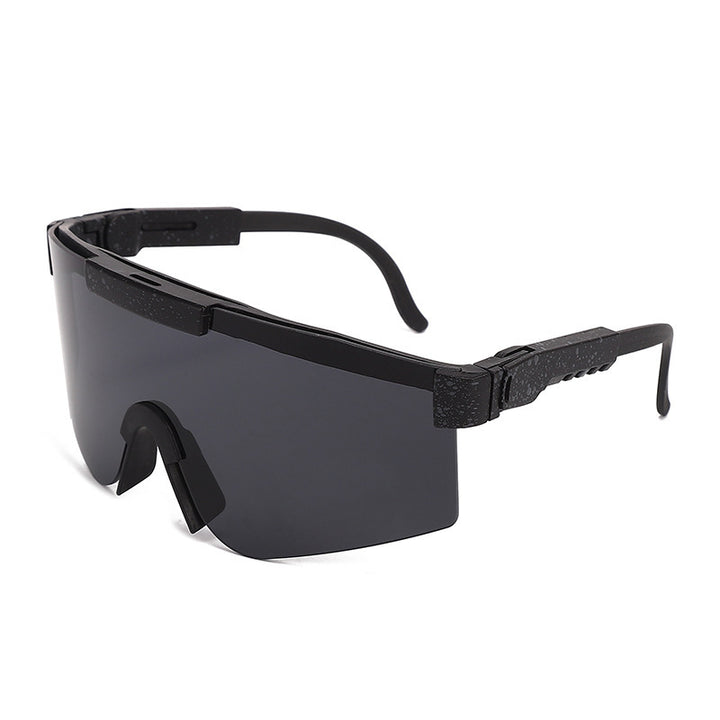 Dame Sporty Statement Solbrille i moderne design Skanto