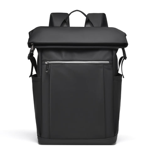 Ryggsekk med tofarget design og mange lommer Skanto
