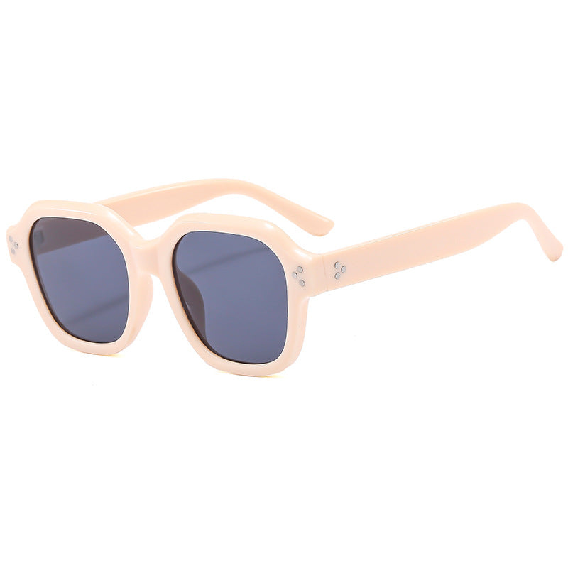 Dame Moderne Retro-solbriller med bred ramme og UV-beskyttelse Skanto