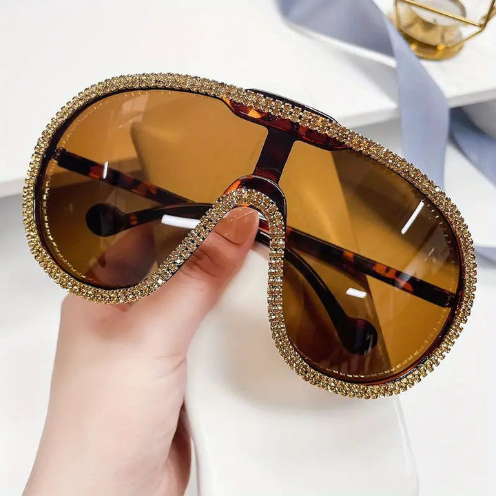 Women's extravagant sunglasses with sparkling frame Skanto