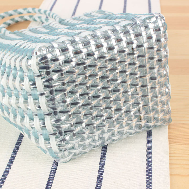 Basket bag with modern net design Skanto