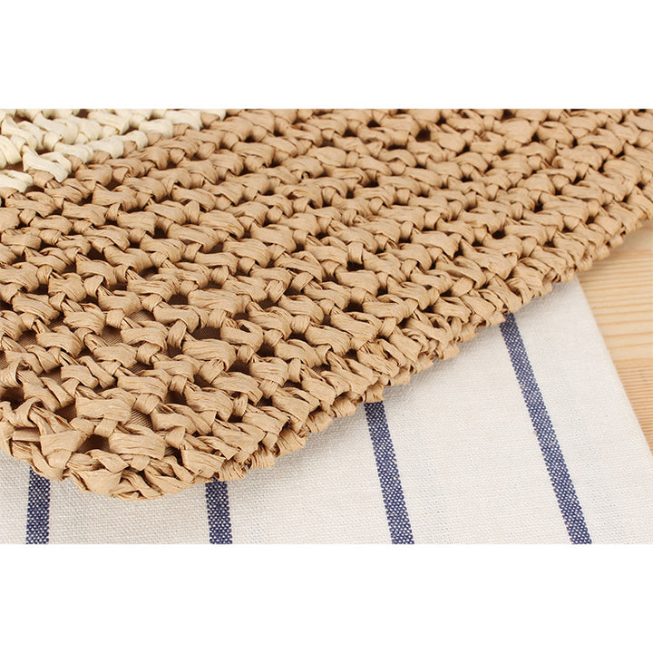Practical shoulder bag made of braided natural material Skanto