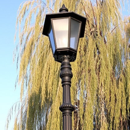 Ornamental Gjutet Aluminium Utendørs Vintage-Stil Gate Lampepost Med Frostede Glasspaneler Og Værbestandig Finish Skanto