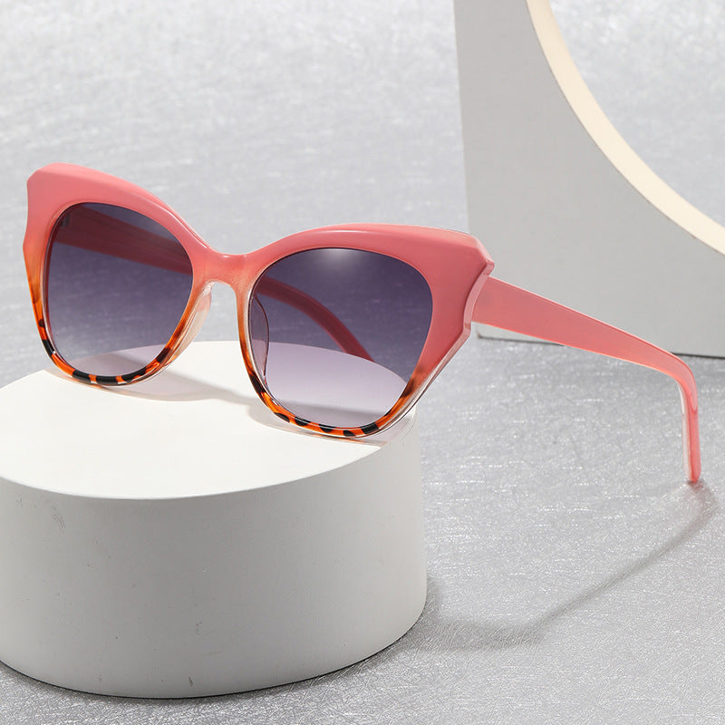 Dame Cat-Eye Solbrille med stilfullt design Skanto