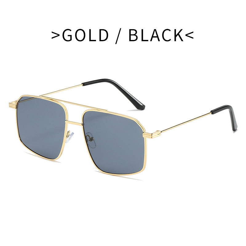 Damer moteriktig solbrille i geometrisk design Skanto