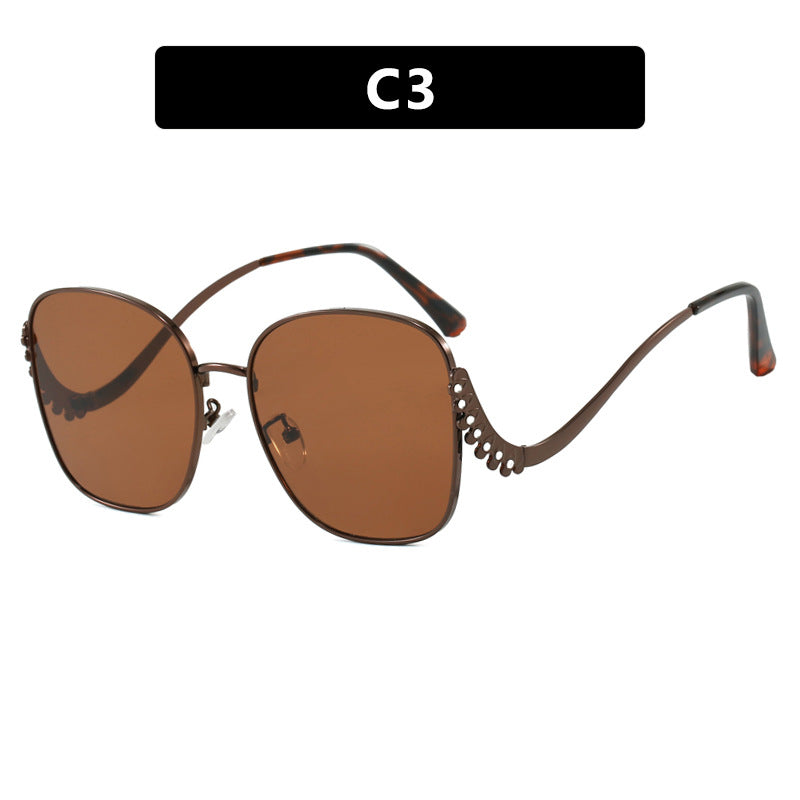 Women's eye-catching sunglasses with sparkling applications Skanto